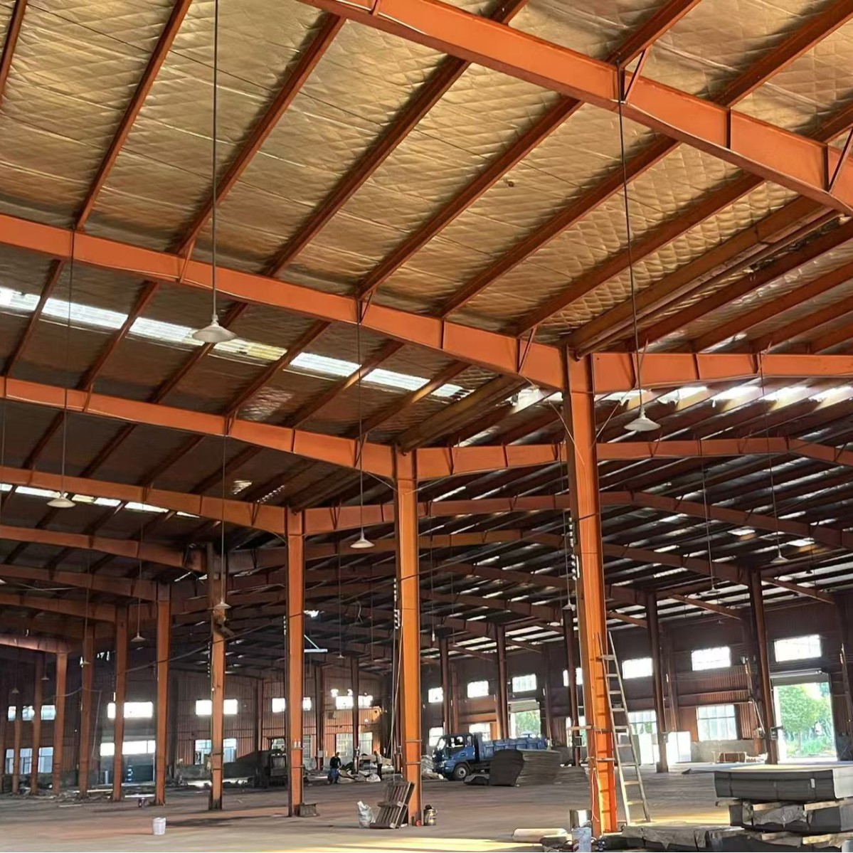 全新成色二手价格行车库房